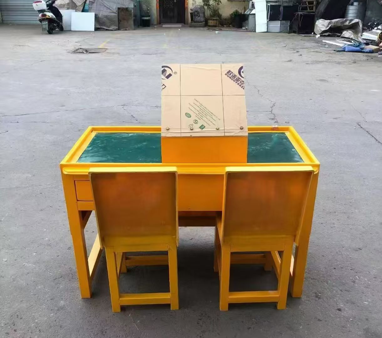 云梦防静电导通桌井下煤矿火工品发放桌：危险品流转的安全守护者